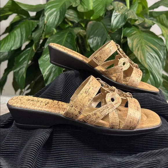 Easy Street Slip-On Torrid Sandal - Women's 8N - Picture 2 of 10